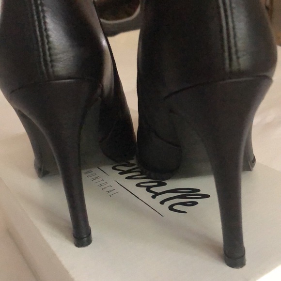 Size 36 l’intervalle black leather ankle boots. - Picture 5 of 5